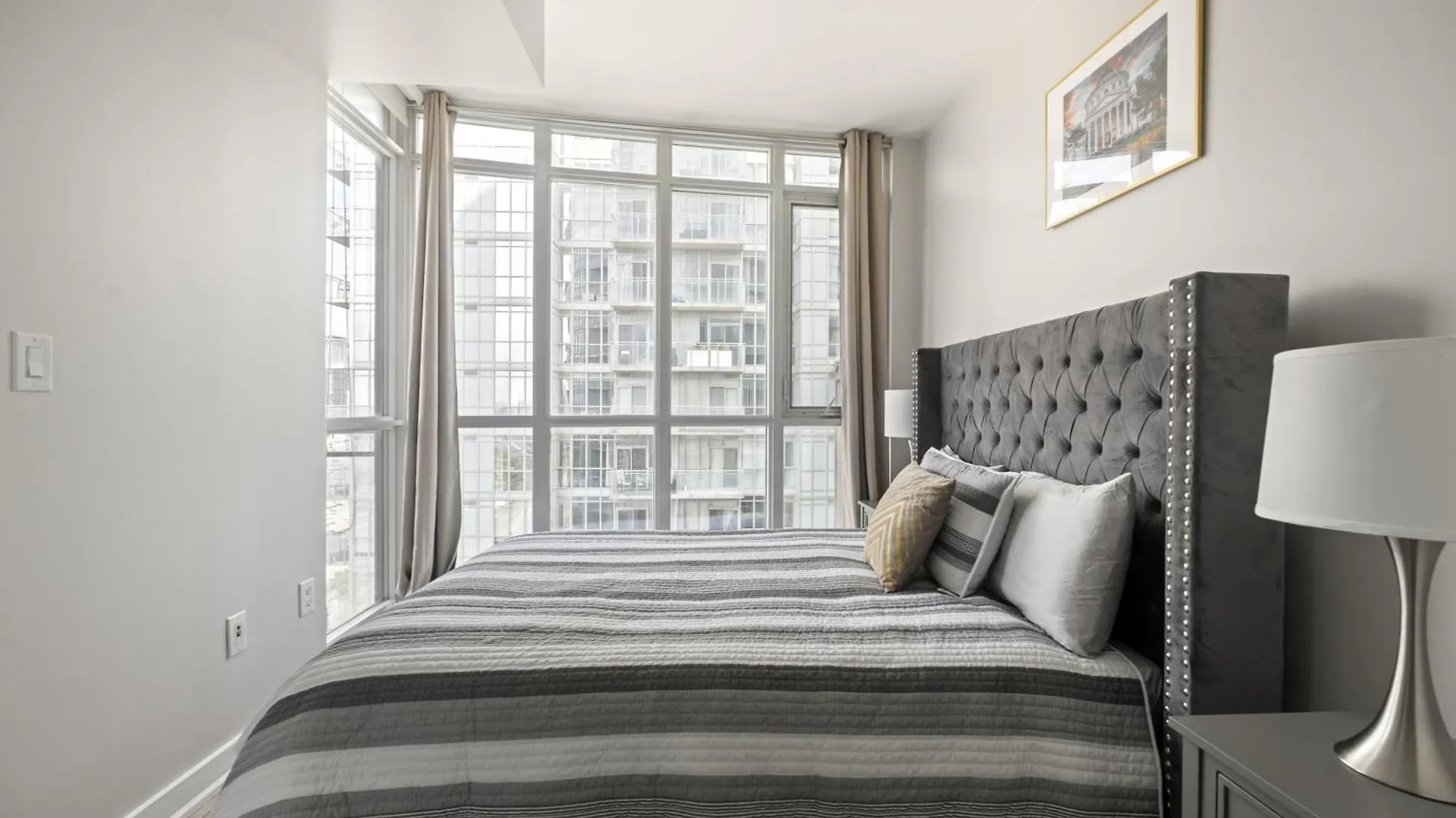 Globalstay Elegant Downtown Apartments Toronto 0*,