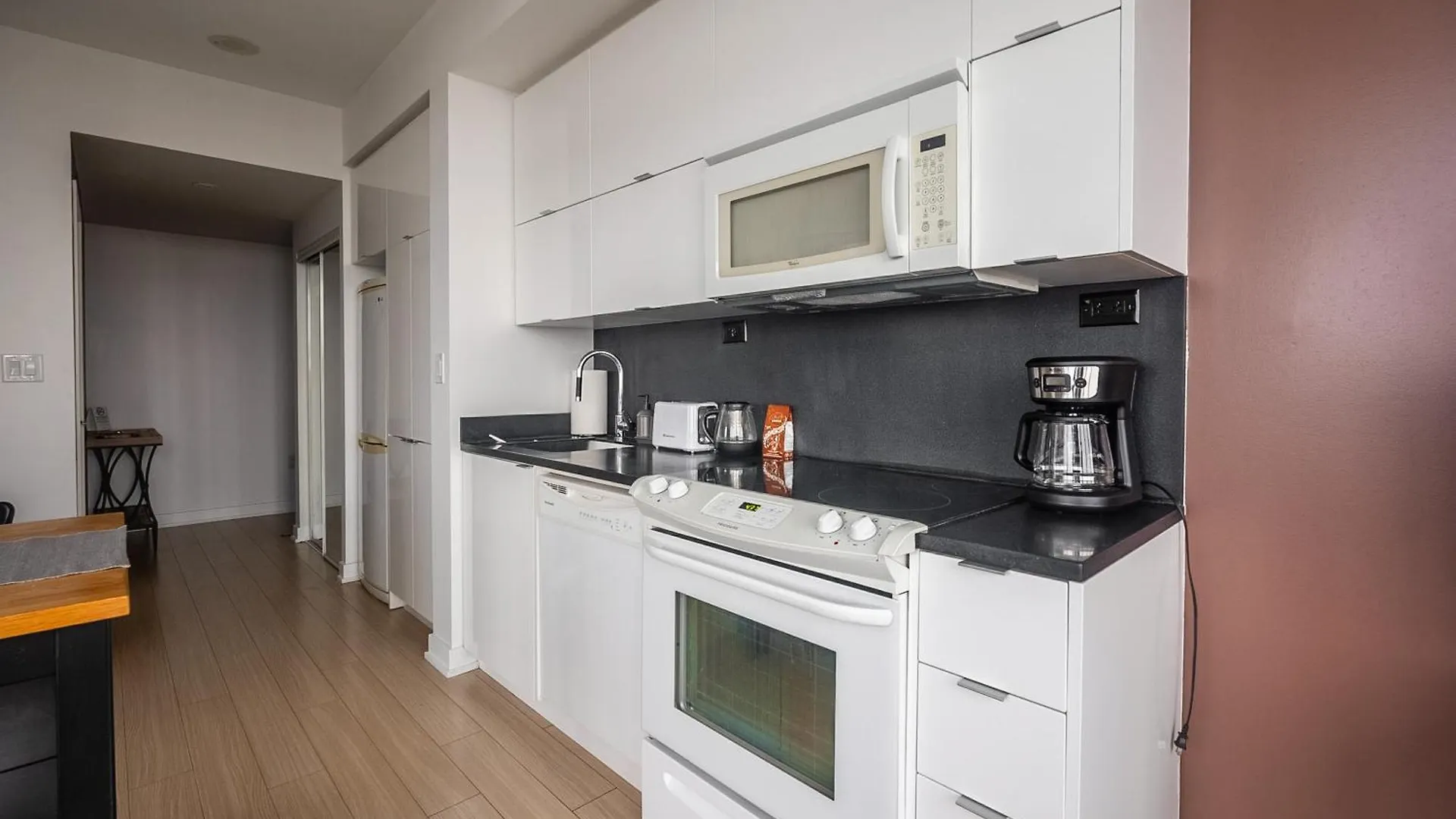 Globalstay Elegant Downtown Apartments Toronto 0*,  Canada